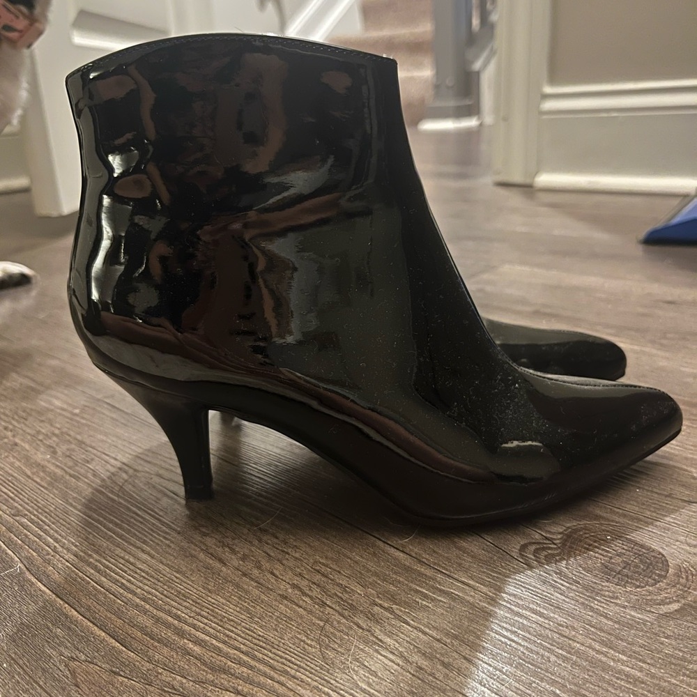Women’s Comfort Black Heeled Booties